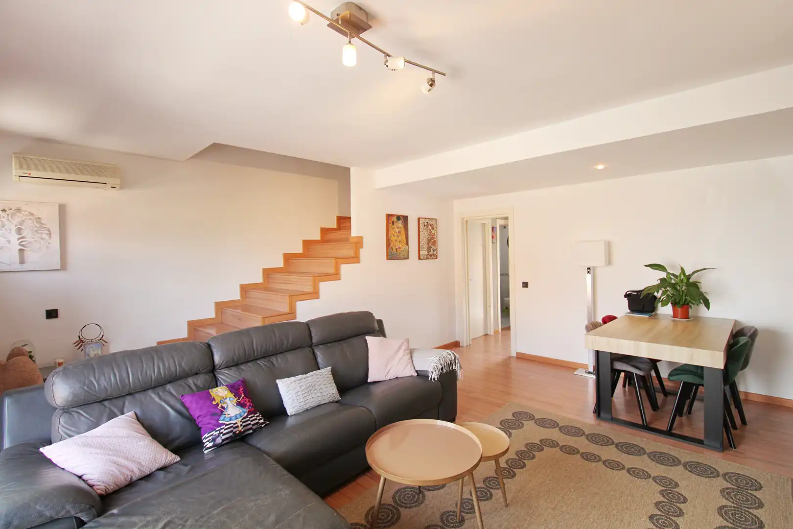 Semi-detached house with pool to rent in Capellanía - Retamar, imagen 2
