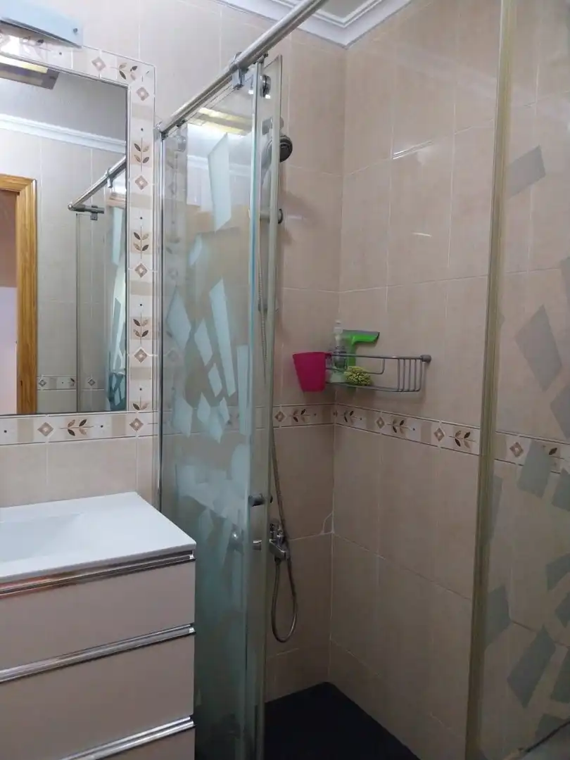 Badezimmer von Erdgeschoss zur Miete in Cartagena mit Klimaanlage, Schwimmbad und Möbliert