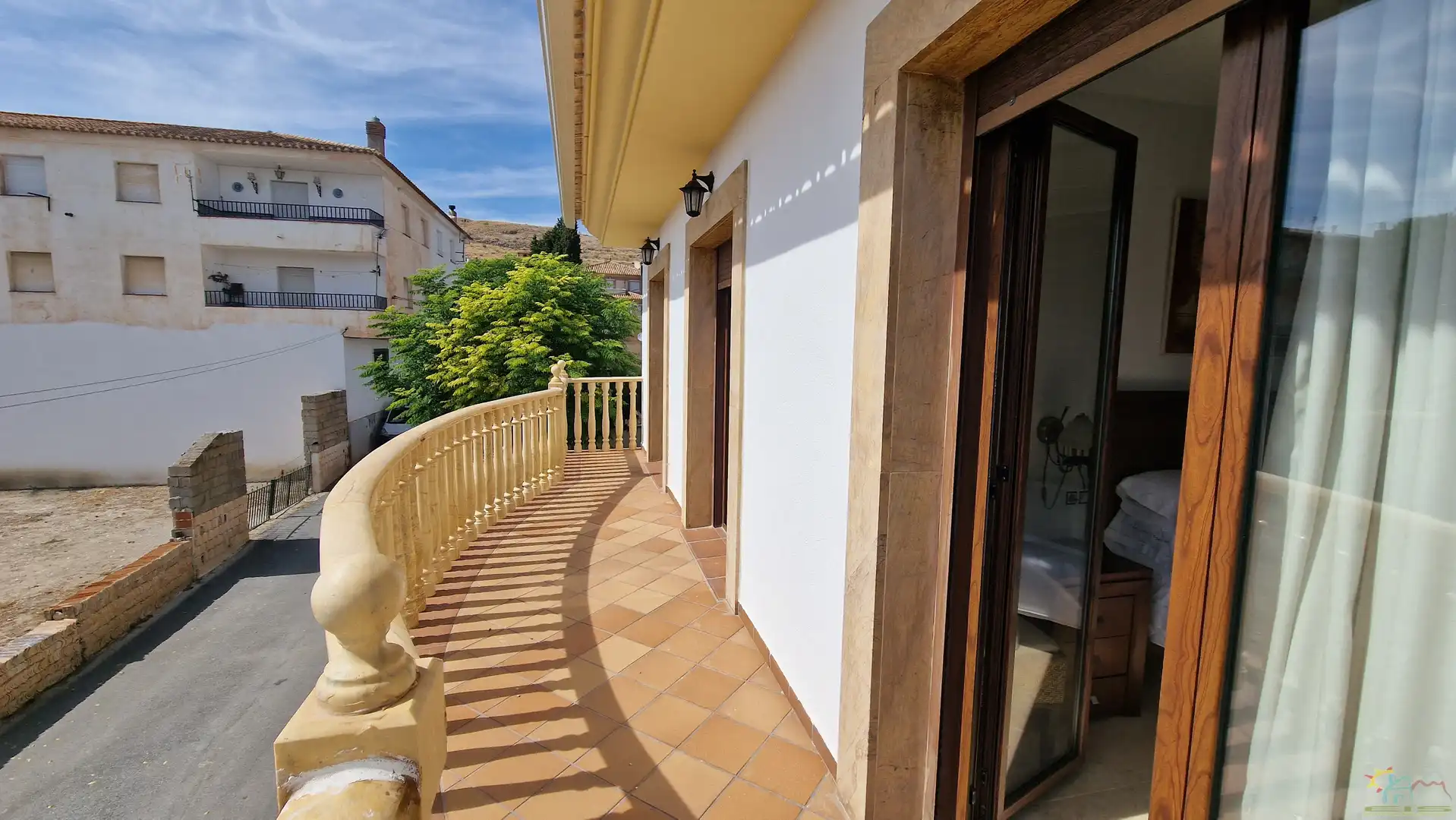 Terrasse von Einfamilien-Reihenhaus zum Verkauf in Diezma mit Klimaanlage, Heizung und Privatgarten