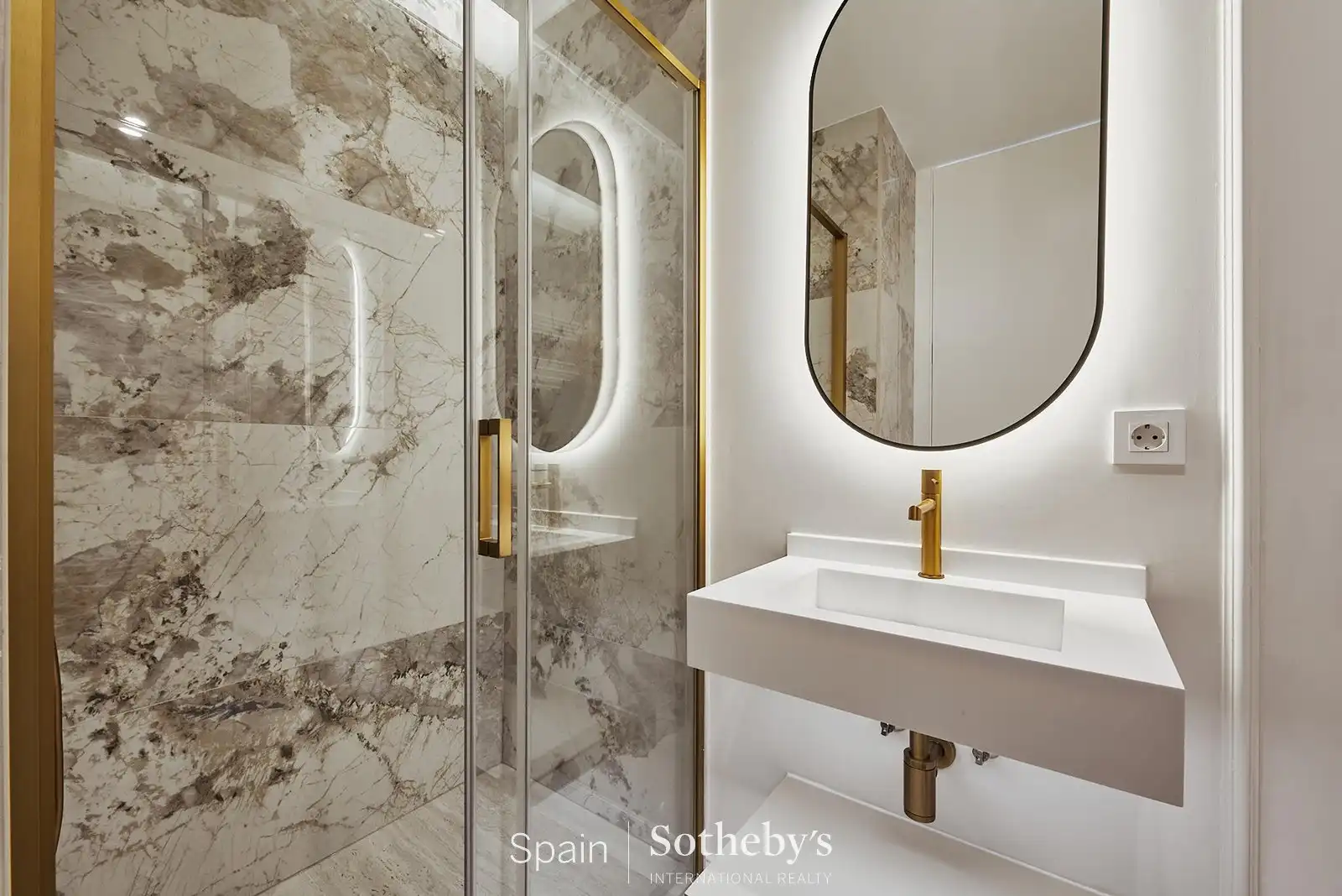 Bany de Apartament en venda en Madrid amb Aire condicionat i Calefacció