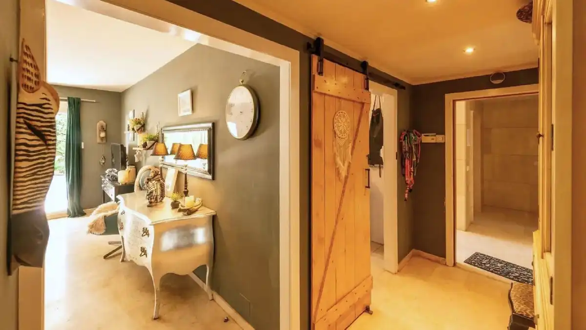 Flat for sale in San Pedro  with Air Conditioner, Private garden and Storage room