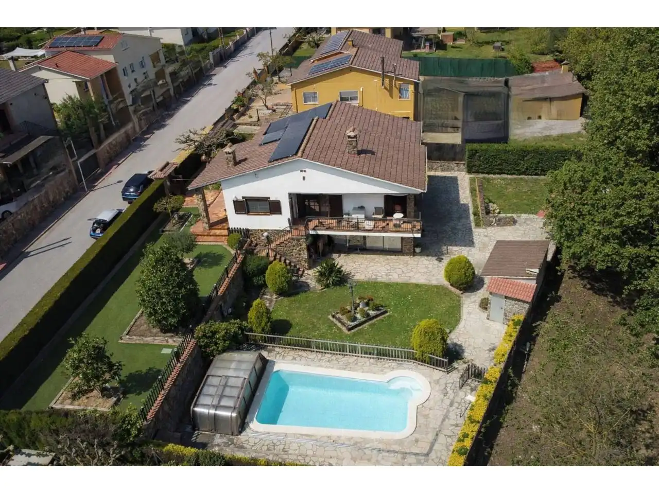 Swimming pool of Houses for sale in Riells i Viabrea  with Air Conditioner, Heating and Private garden
