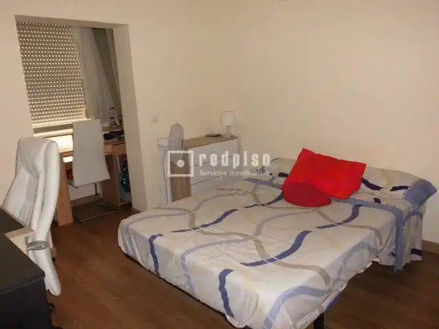 Bedroom of Flat for rent in Sevilla  with Air Conditioner, Terrace and Storage room