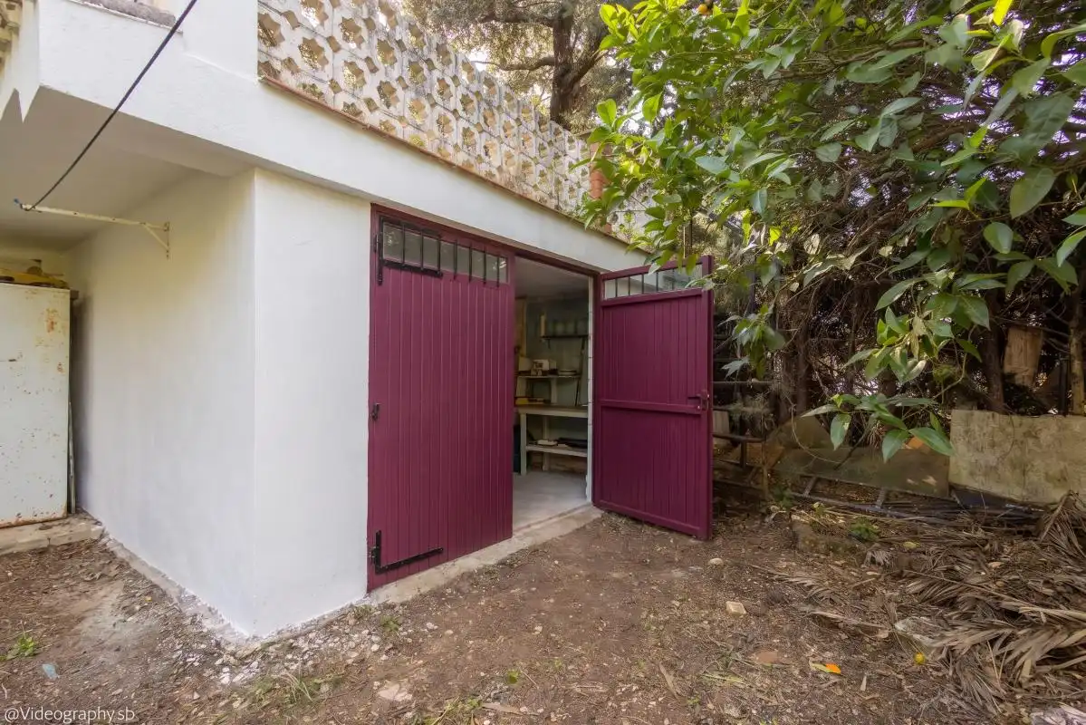 Vista exterior de Casa o xalet en venda en Villa del Prado amb Calefacció, Jardí privat i Terrassa