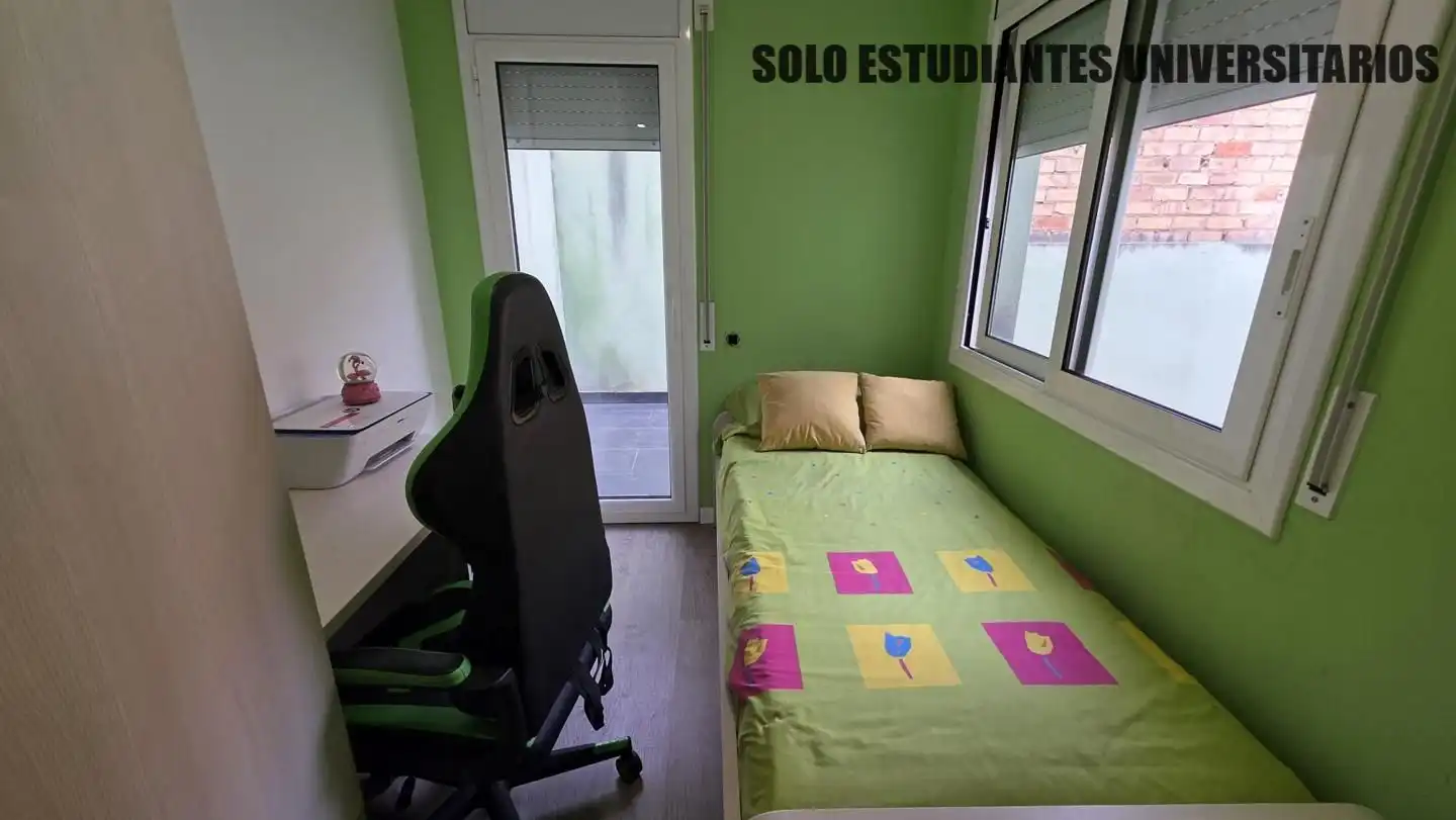 Habitación de Planta baja para compartir en Terrassa con Aire acondicionado, Calefacción y Terraza