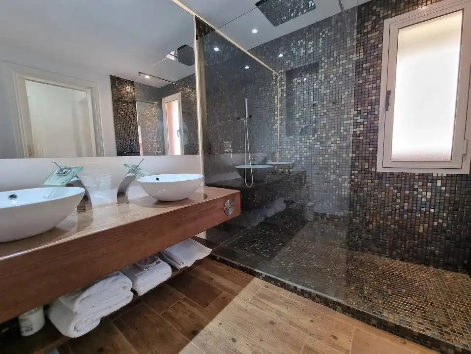 Badezimmer von Wohnungen zur Miete in San Bartolomé de Tirajana mit Klimaanlage, Privatgarten und Terrasse