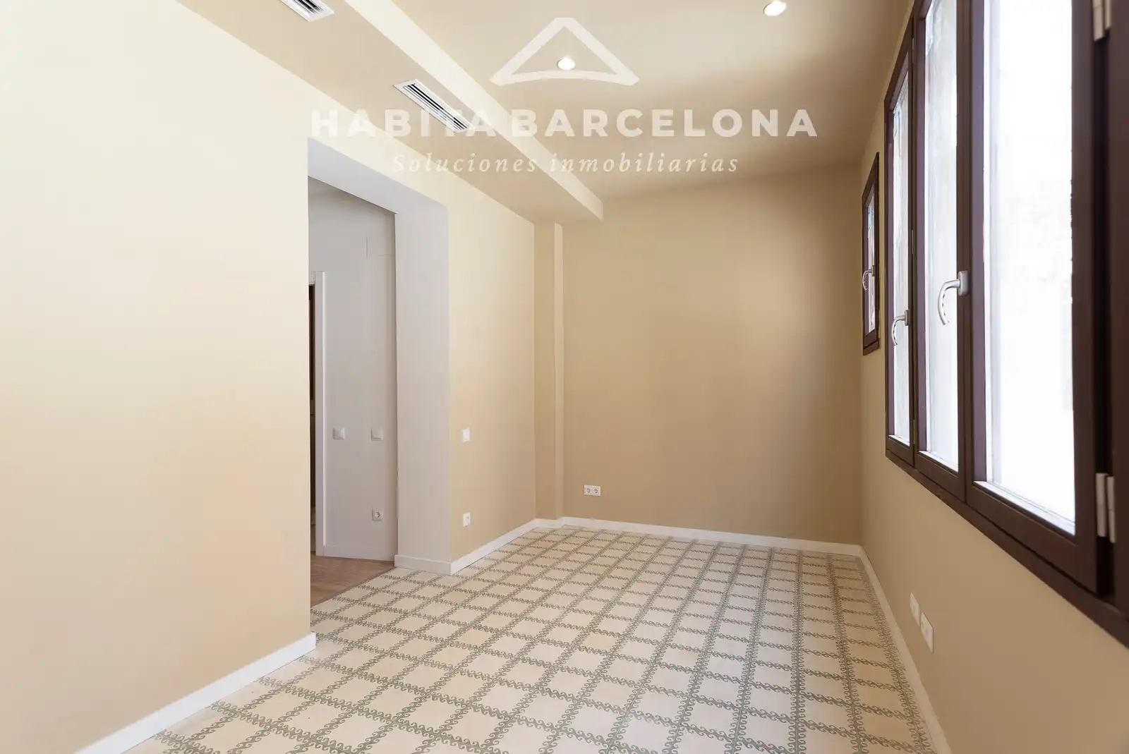 Dúplex en venta en Barcelona con Aire acondicionado, Calefacción y Jardín privado