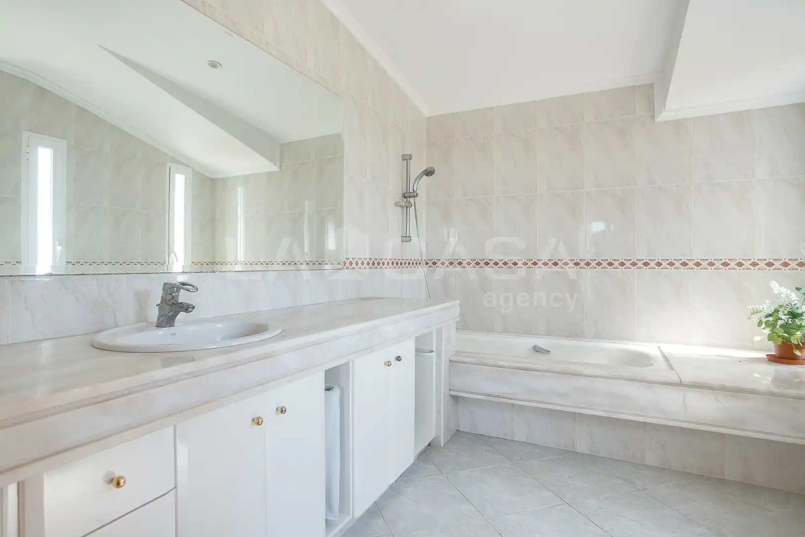 Casa pareada con terraza en venta en Santa Eulàlia de Ronçana, imagen 25