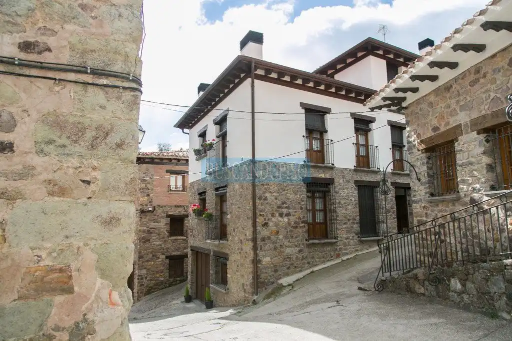 Vista exterior de Apartamento en venta en Ajamil de Cameros con Calefacción, Amueblado y Balcón
