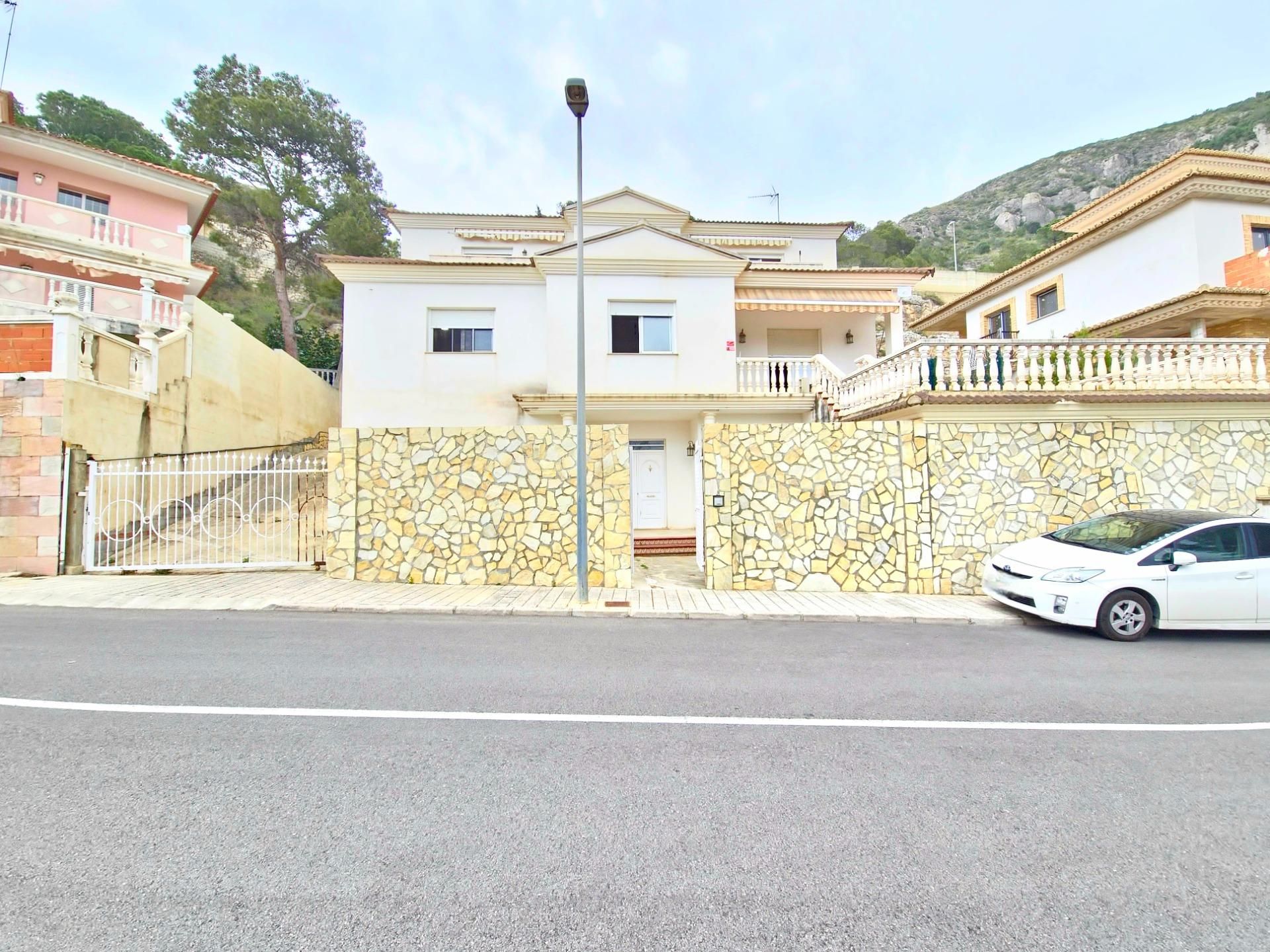 Vista exterior de Casa o xalet en venda en Cullera amb Aire condicionat, Calefacció i Jardí privat