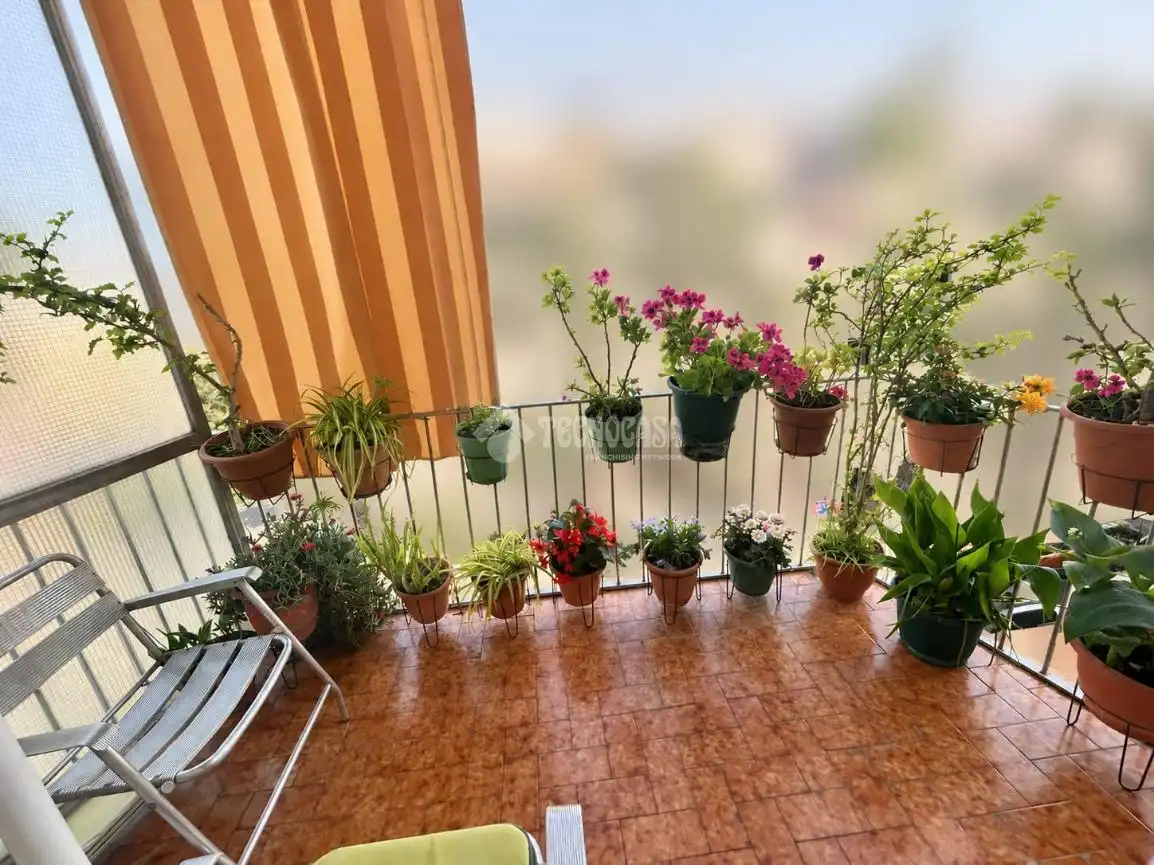 Flat with terrace for sale in Nou Barris, imagen 3
