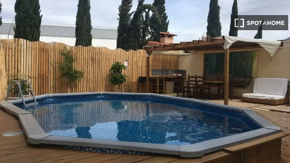 Piscina de Apartament per a compartir en El Campello amb Aire condicionat, Terrassa i Moblat