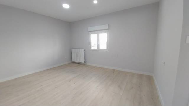 Piso en Alquiler en Calle del Arzobispo Apaolaza en Universidad San Francisco