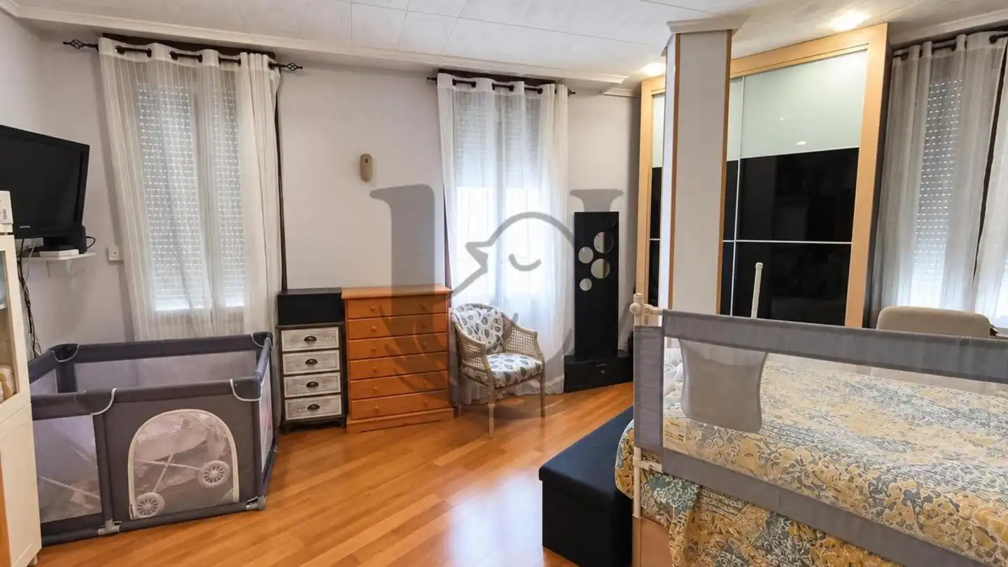 Piso con ascensor en venta en Extramurs, imagen 5