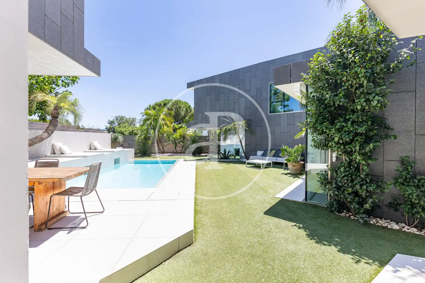 Terrassa de Casa o xalet en venda en Sant Cugat del Vallès amb Aire condicionat, Calefacció i Jardí privat