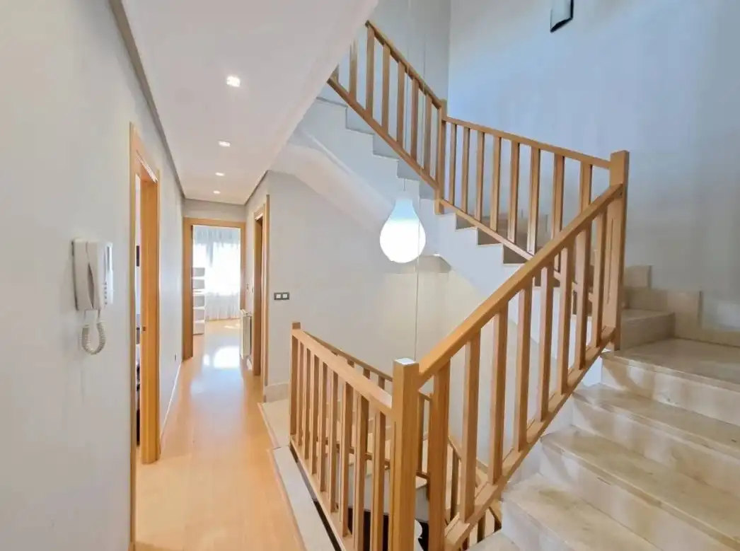 Detached homes for sale in Burgos  with Heating, Private garden and Storage room
