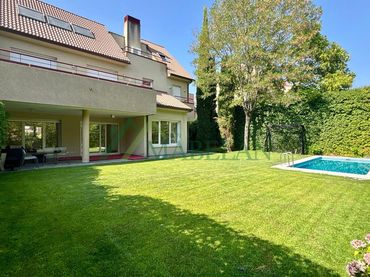 Semi-detached house with pool to rent in Moncloa - Aravaca