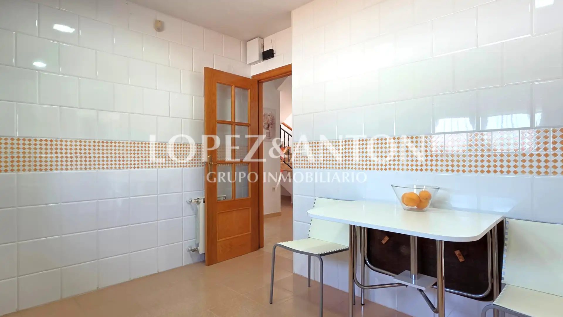 Cocina de Casa o chalet en venta en L'Eliana con Aire acondicionado, Calefacción y Jardín privado