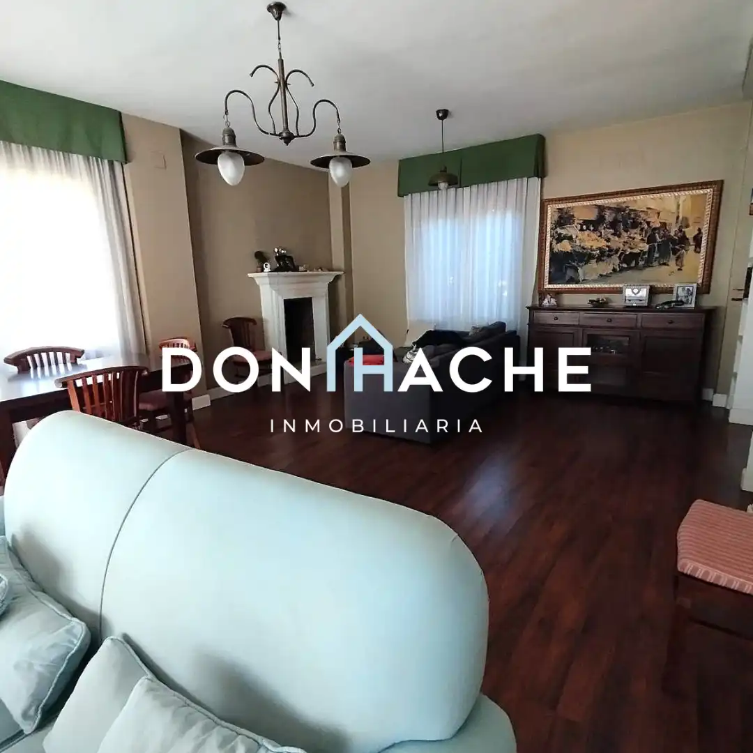 Villa mit Pool zum Verkauf in Sur