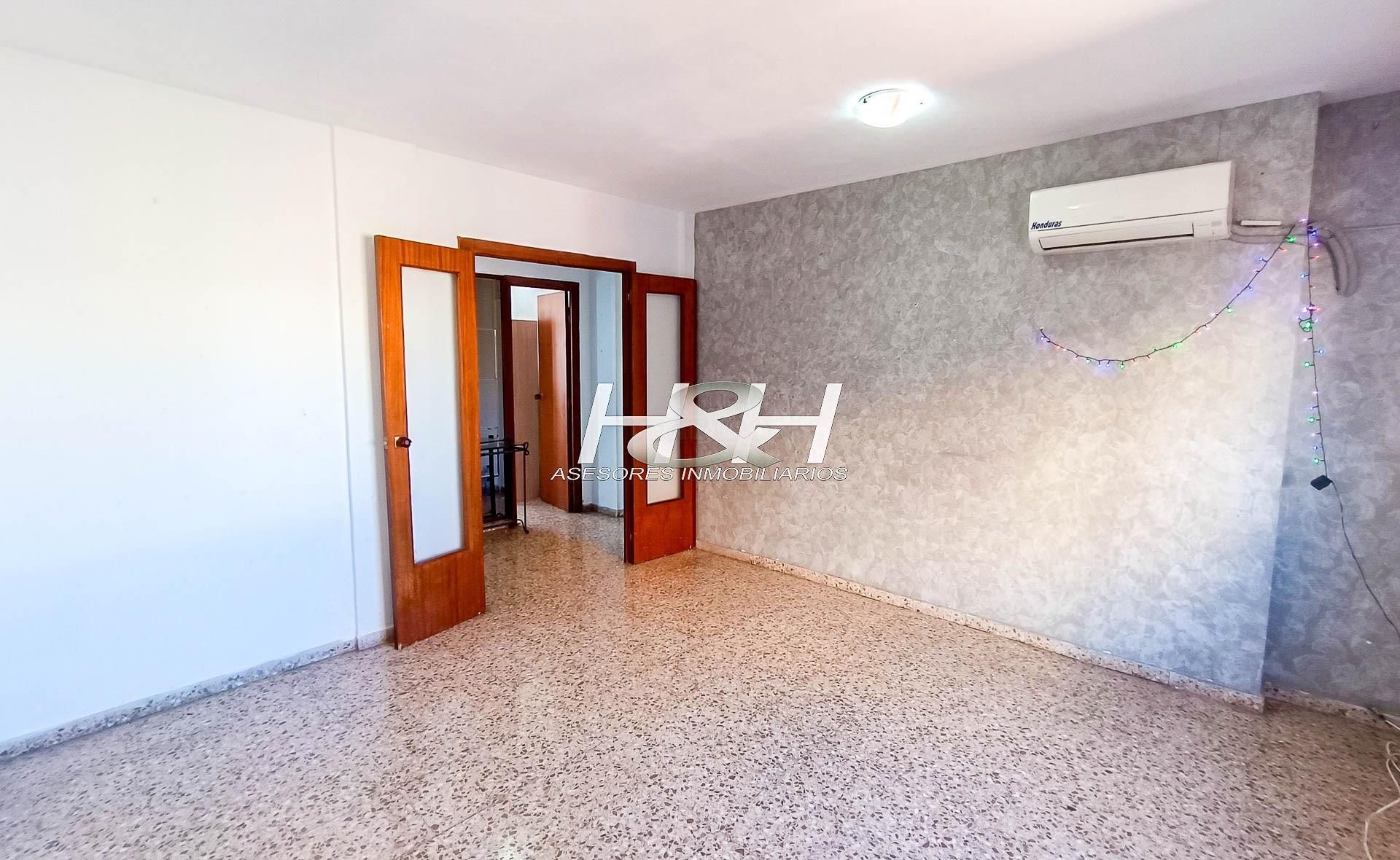 Flat for sale in Burjassot  with Air Conditioner, Heating and Balcony