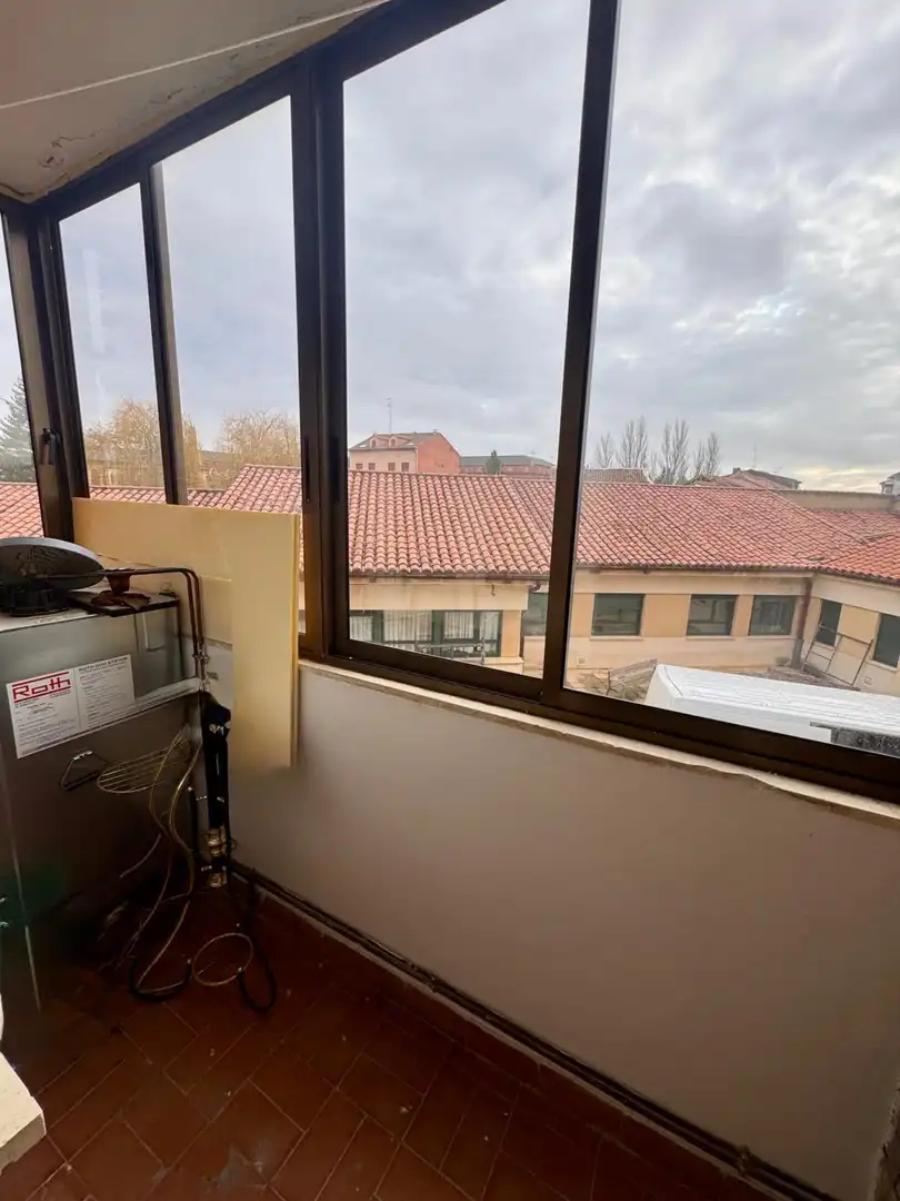 Vista exterior de Piso en venta en Carrión de los Condes con Calefacción, Parquet y Terraza