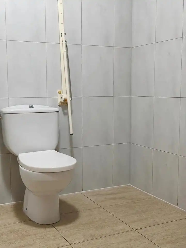 Baño de Local en venta en Alcoy / Alcoi con Aire acondicionado