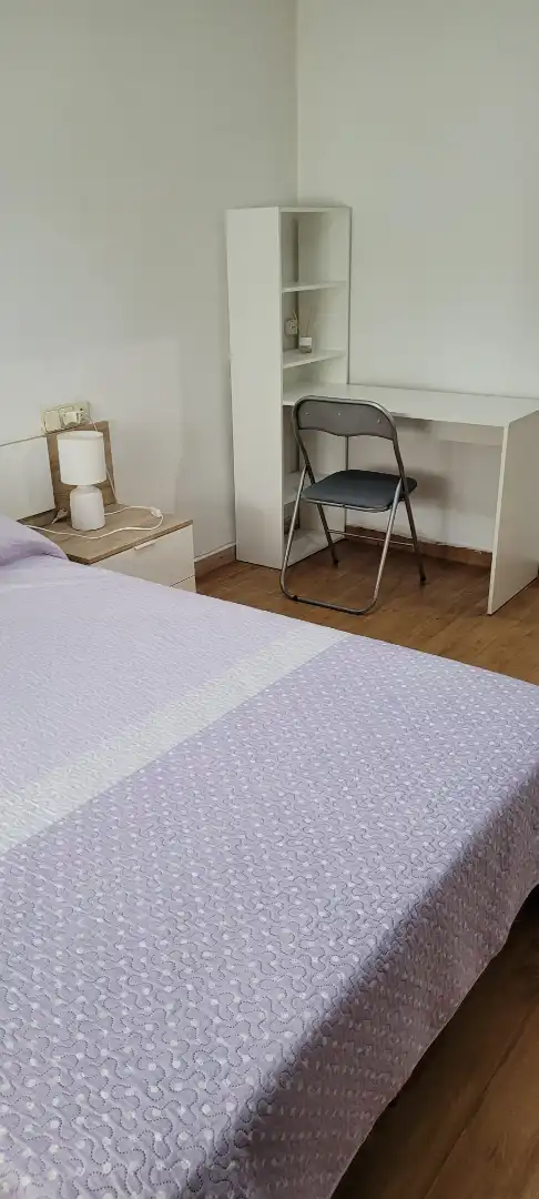 Schlafzimmer von Wohnung zur Miete in Cuenca mit Heizung, Möbliert und Ofen