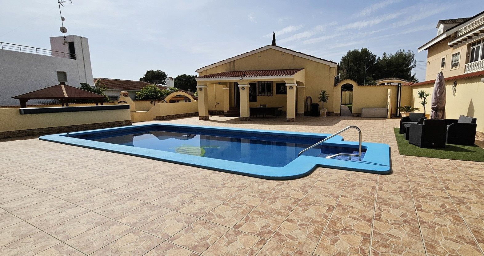 Casa o xalet en venda a Calle Magnolio, El Pinar de Campoverde
