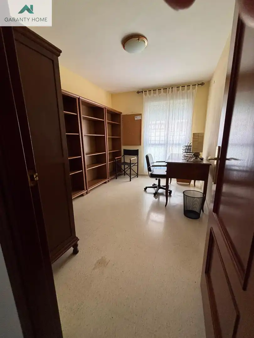 Ground floor for rent in Málaga  with Air Conditioner and Furnished