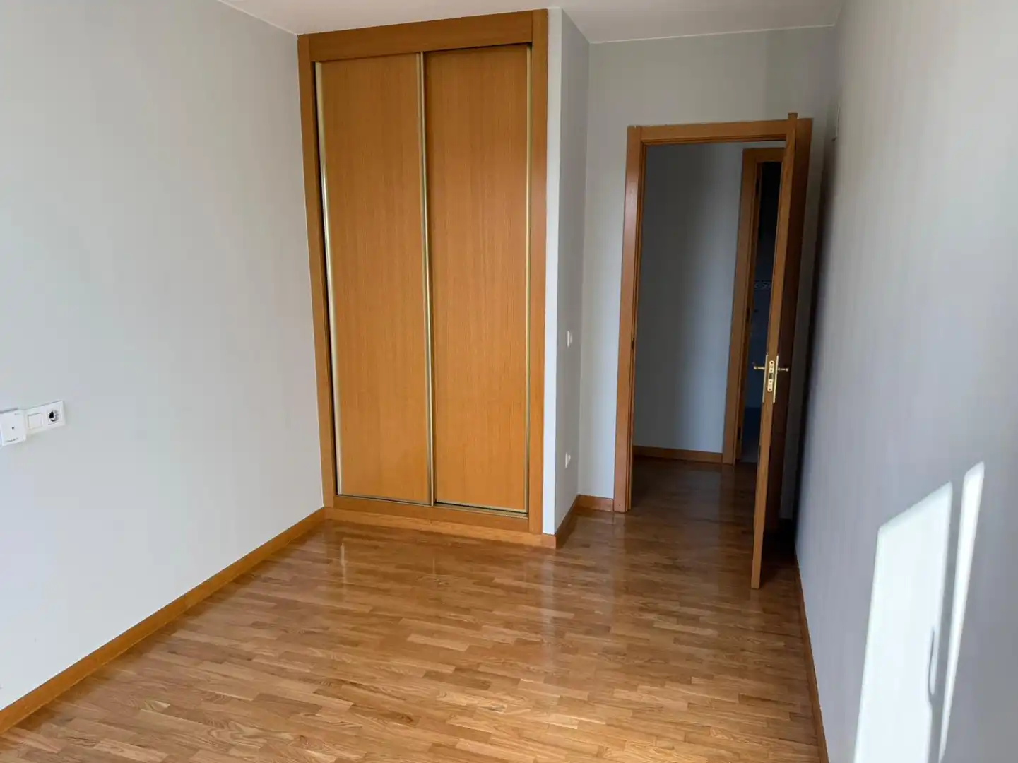 Habitación de Piso en venta en Avilés con Calefacción, Parquet y Trastero