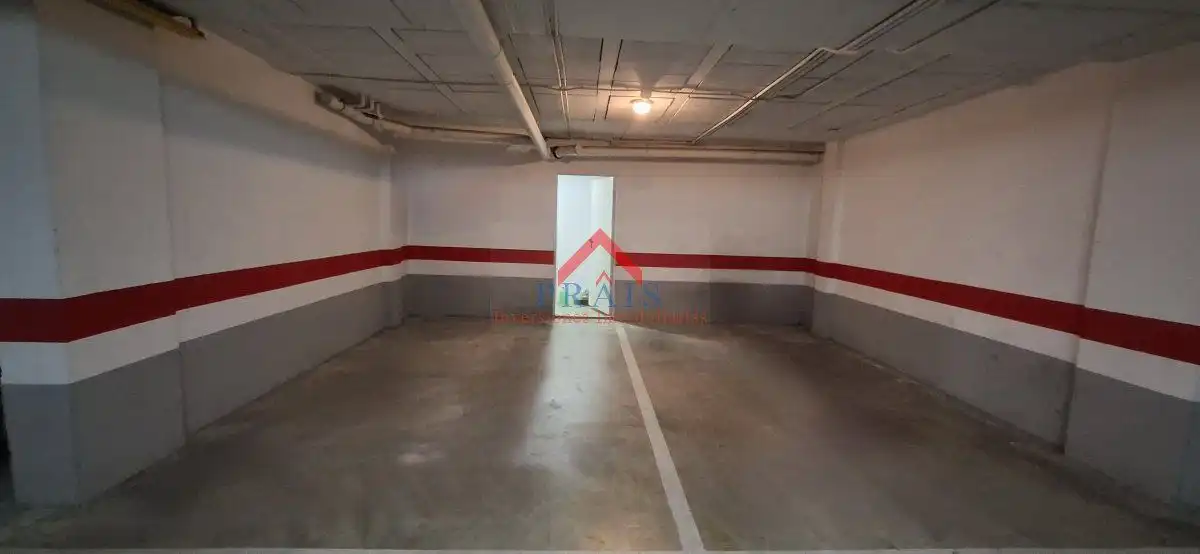 Parking de Casa adosada en venta en Utrera con Aire acondicionado