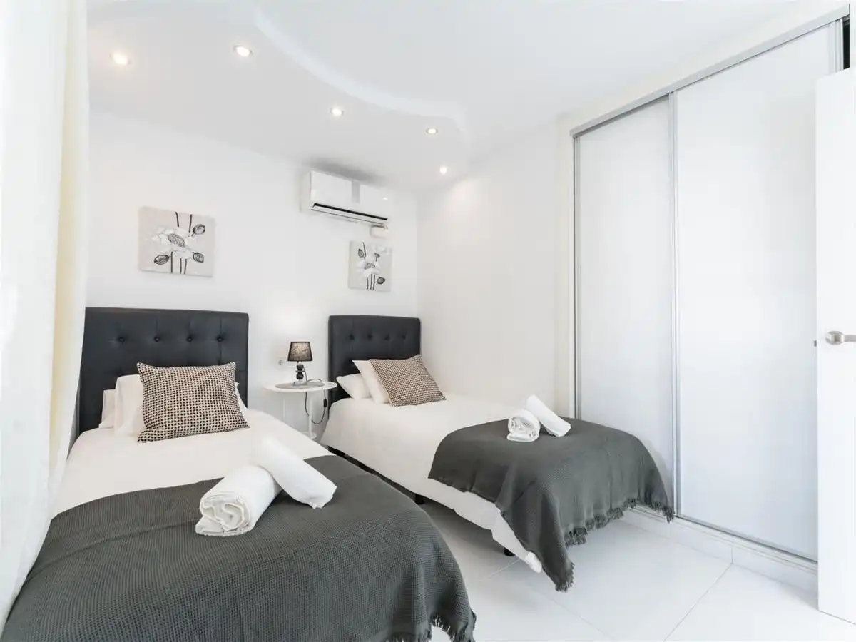 Bedroom of Apartments for sale in Benalmádena  with Air Conditioner and Community pool
