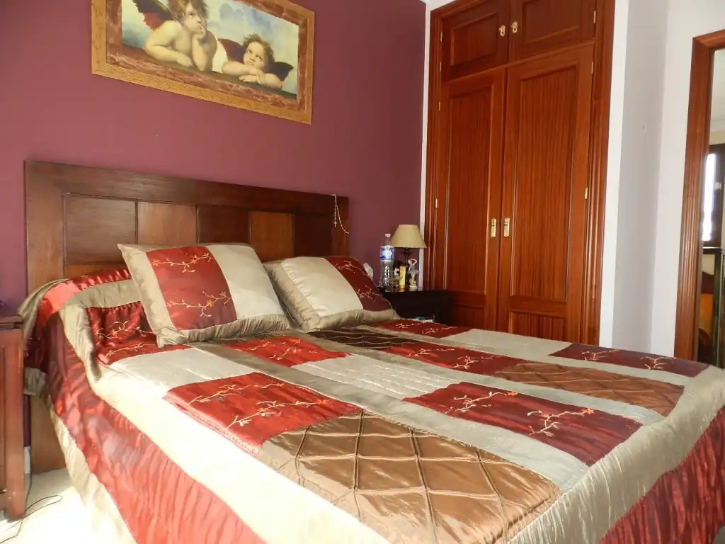 Chalet con piscina en venta en Elviria - Cabopino, imagen 2