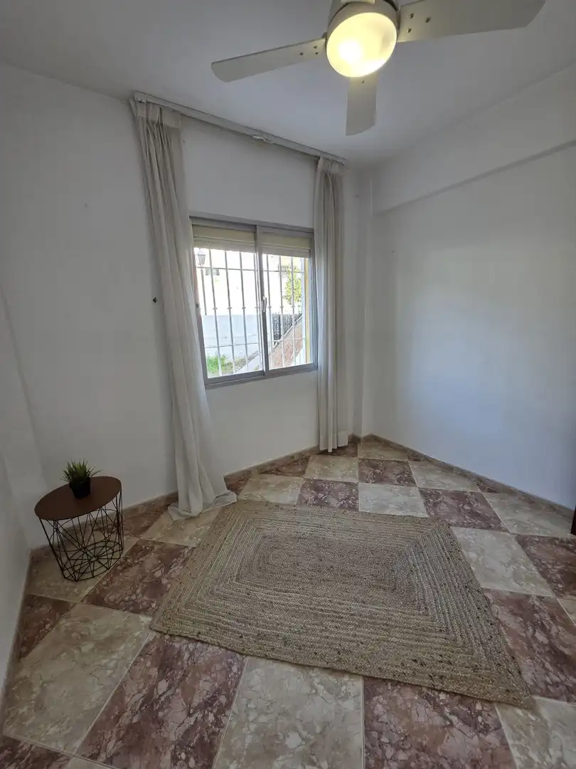 Dormitori de Apartament en venda en Fuengirola amb Terrassa i Moblat
