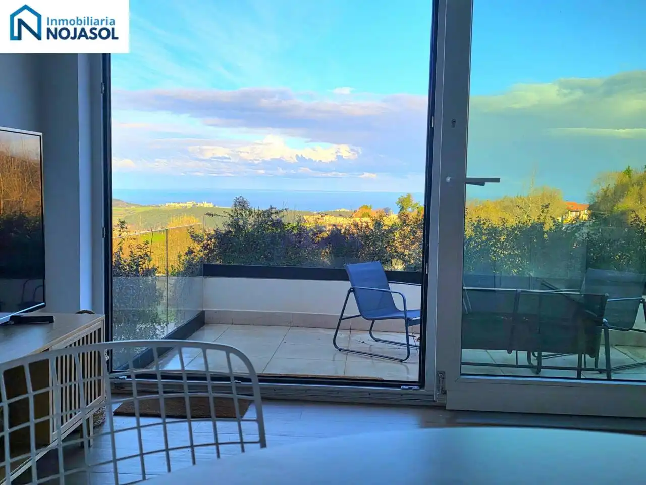 Vista exterior de Apartamento en venta en Comillas (Cantabria) con Calefacción, Terraza y Alarma
