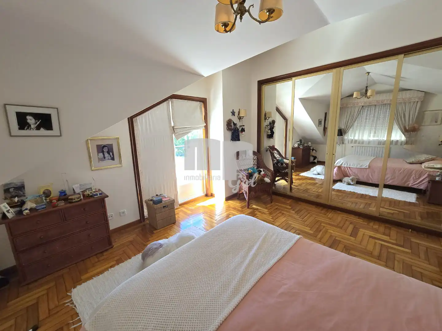 Habitación de Casa o chalet en venta en Vigo  con Calefacción, Jardín privado y Terraza