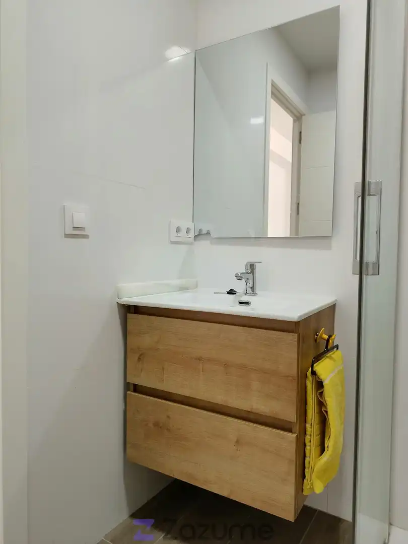 Badezimmer von Wohnung zur Miete in Sevilla mit Klimaanlage, Heizung und Möbliert