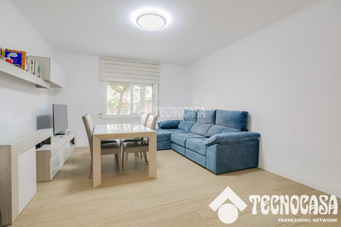 Sala d'estar de Pis en venda en Mataró amb Parquet