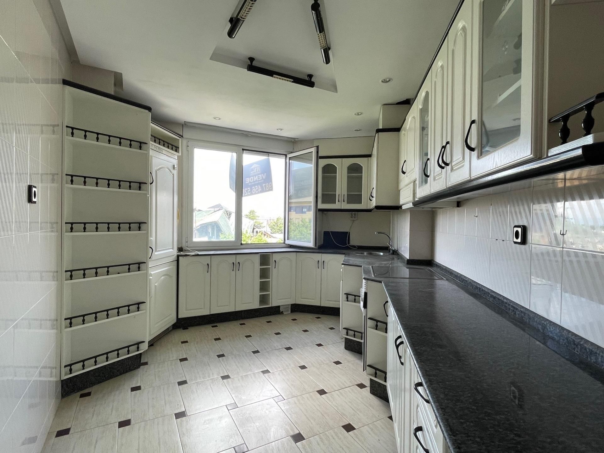 Cuina de Pis en venda en Ponferrada amb Calefacció