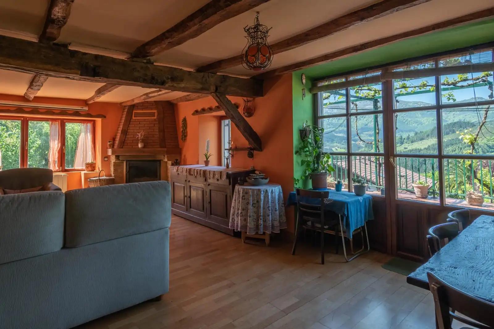Sala d'estar de Casa o xalet en venda en Zeanuri amb Calefacció, Jardí privat i Terrassa