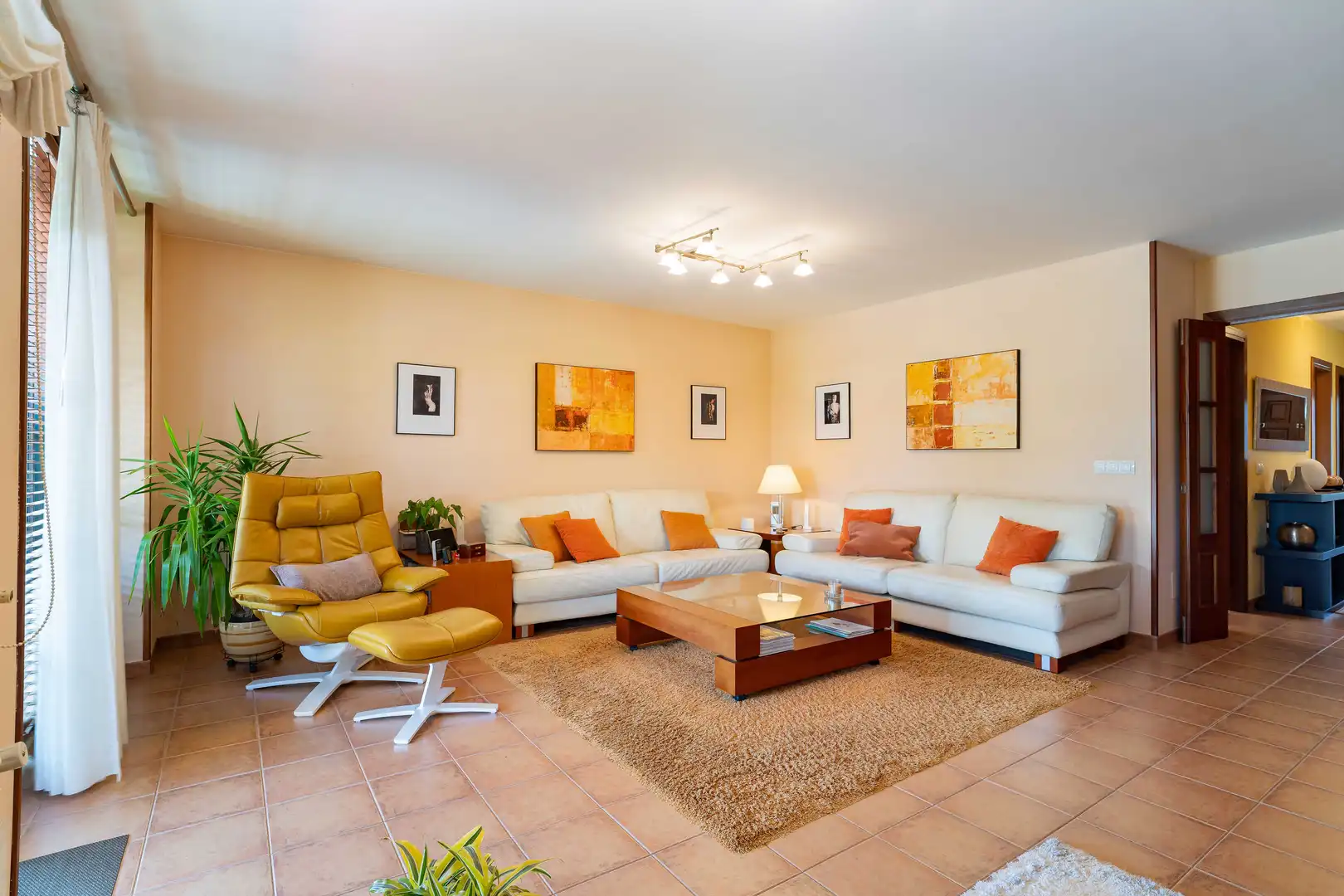 Sala d'estar de Casa o xalet en venda en Sada (A Coruña) amb Calefacció, Jardí privat i Terrassa