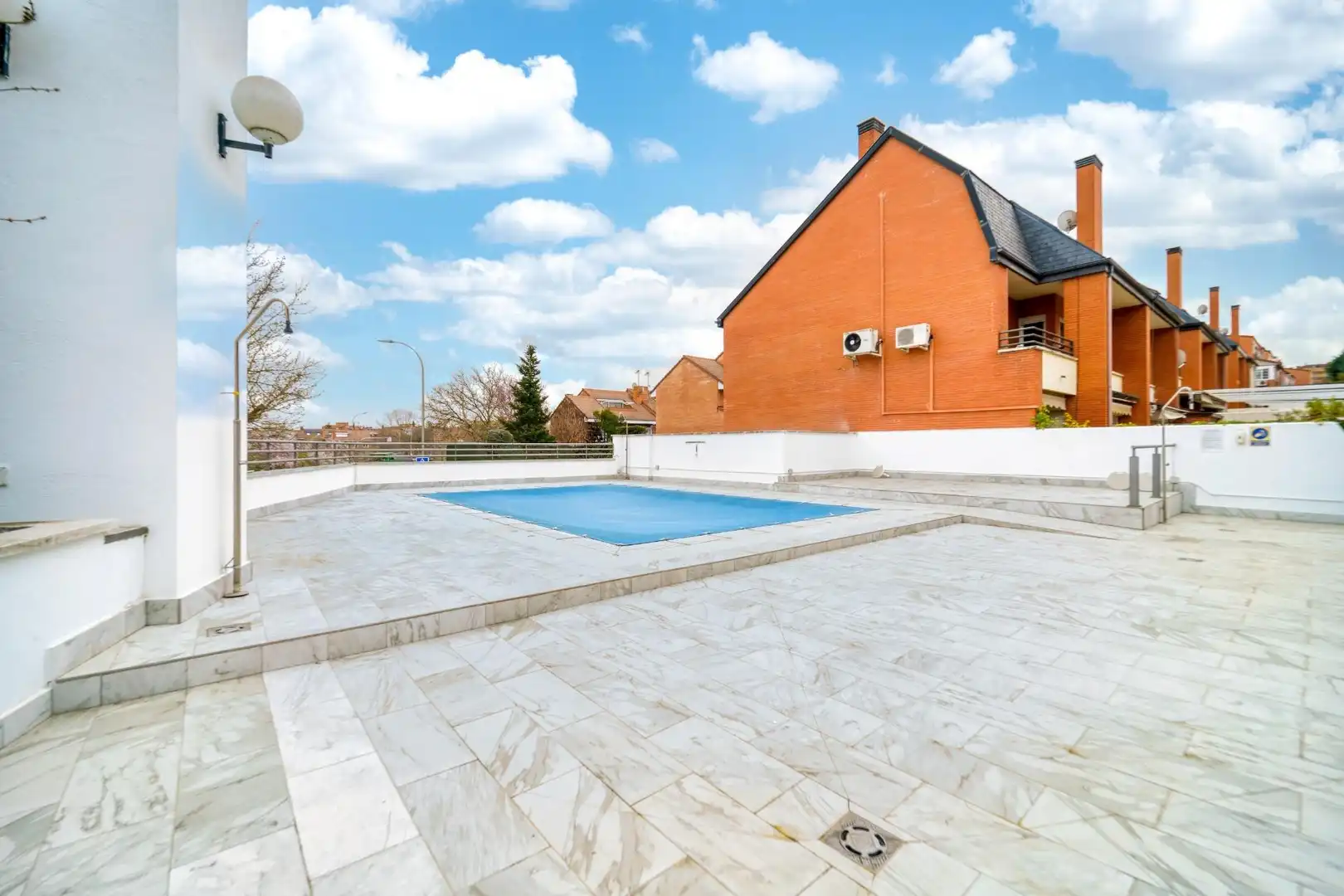 Swimming pool of Detached homes for sale in Madrid  with Air Conditioner, Heating and Parquet flooring