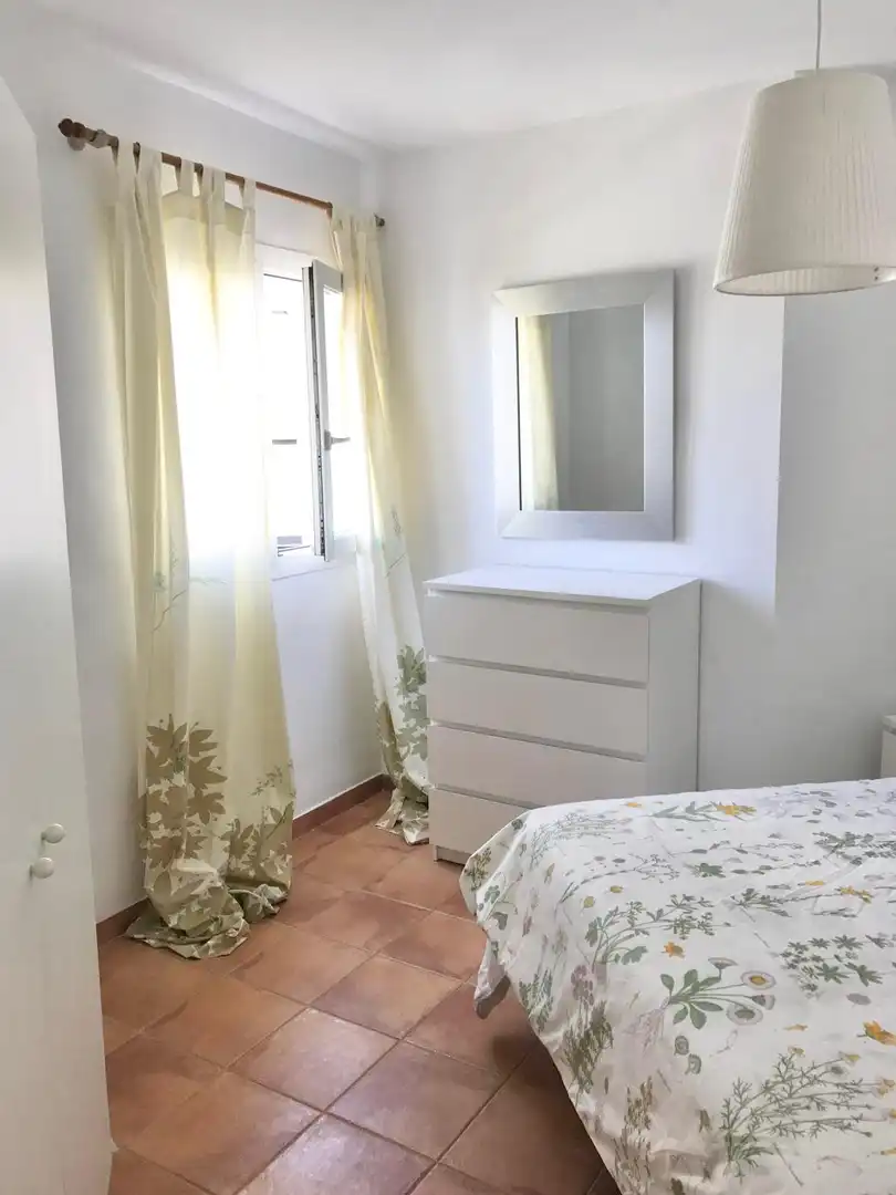 Habitación de Apartamento en venta en Marbella con Aire acondicionado, Amueblado y Horno