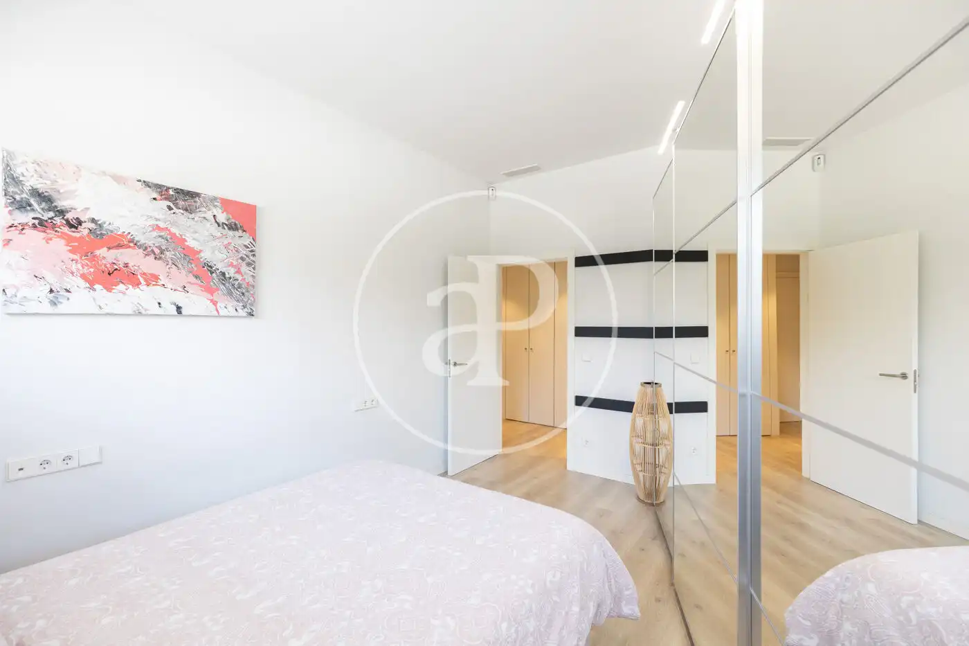 Schlafzimmer von Wohnung zum Verkauf in Barcelona mit Klimaanlage, Heizung und Terrasse