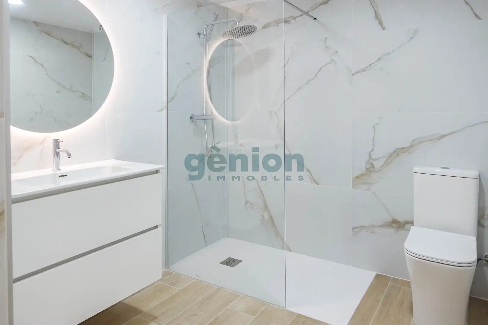 Baño de Piso en venta en Girona con Aire acondicionado y Calefacción