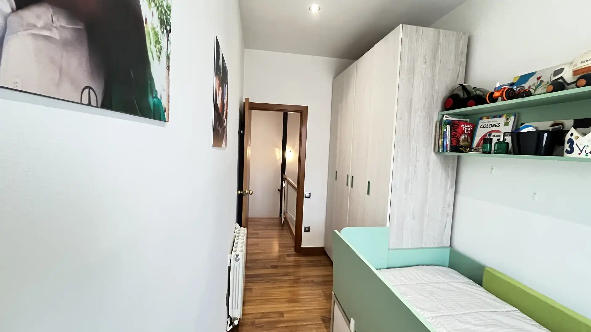 Einfamilien-Reihenhaus zum Verkauf in Santa Coloma de Cervelló mit Klimaanlage, Heizung und Parkett