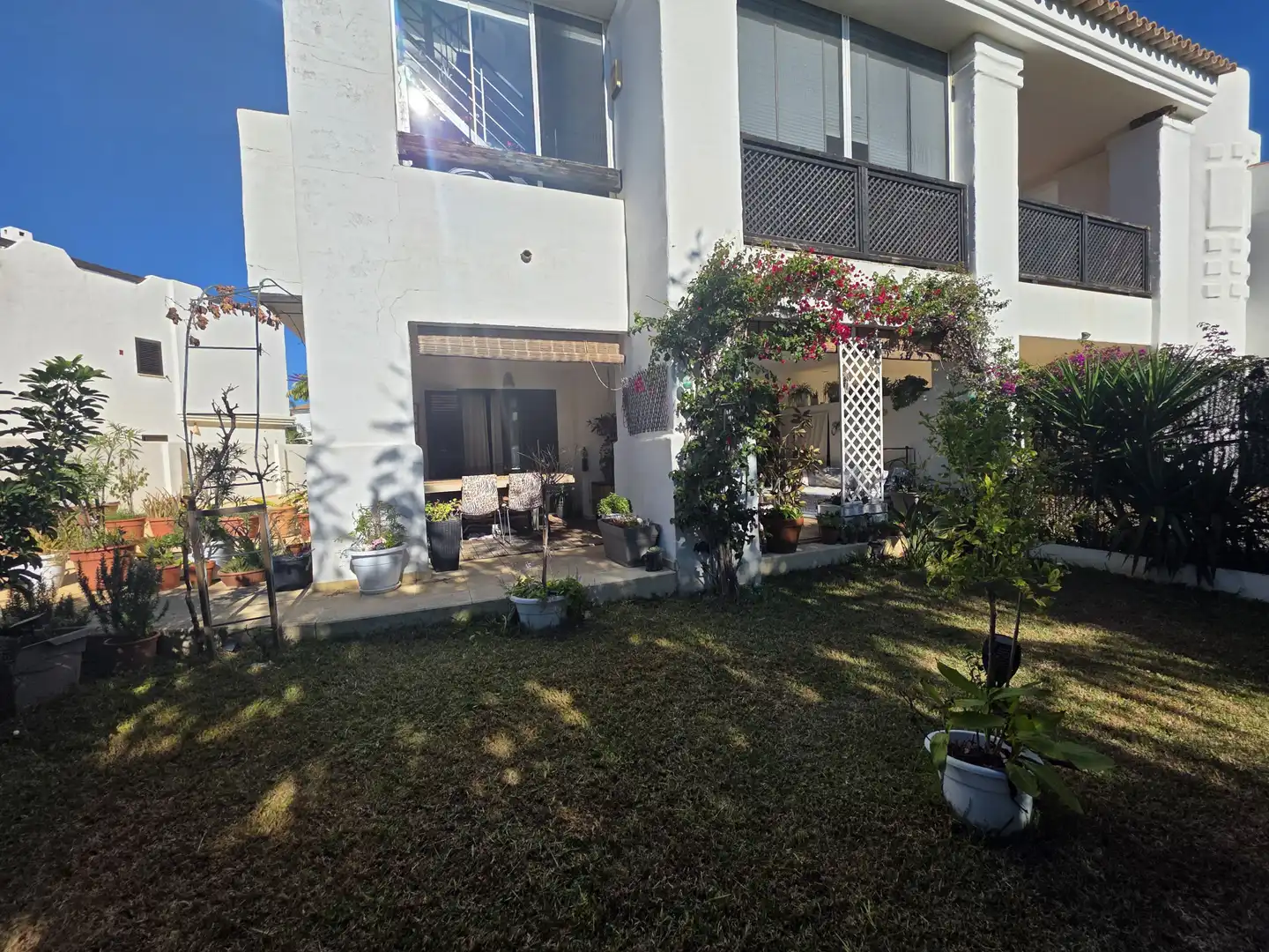 Garten von Erdgeschoss zum Verkauf in La Alcaidesa mit Klimaanlage, Privatgarten und Terrasse