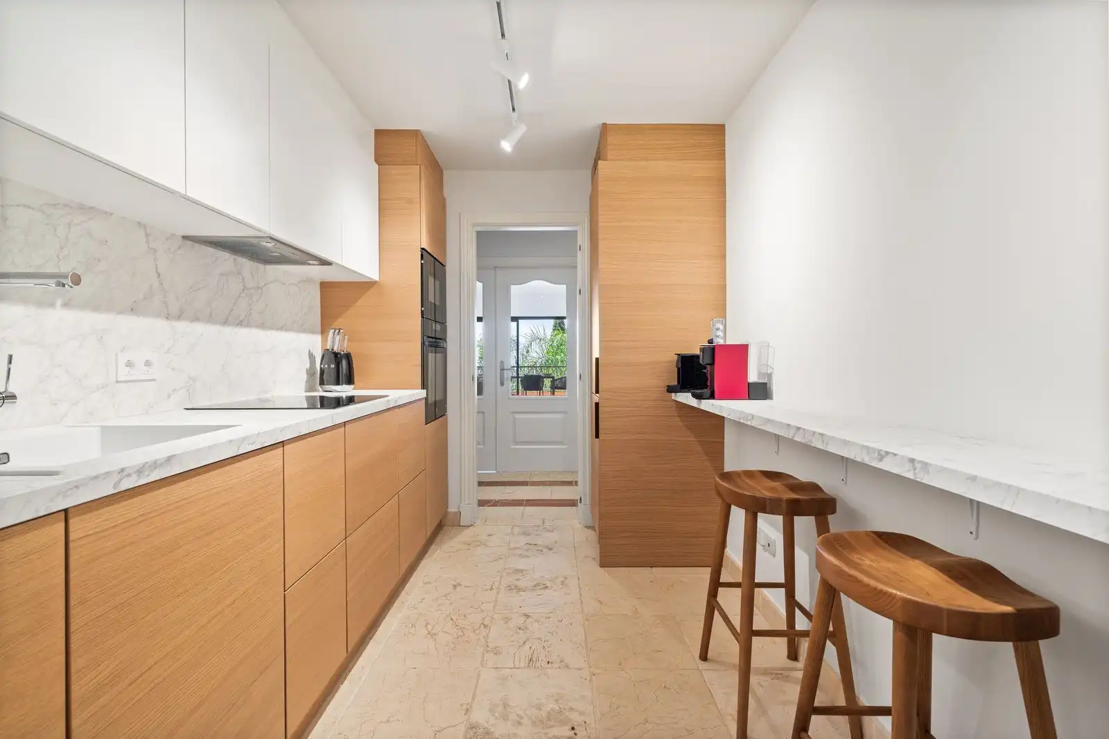 Kitchen of Flat for sale in La Zagaleta