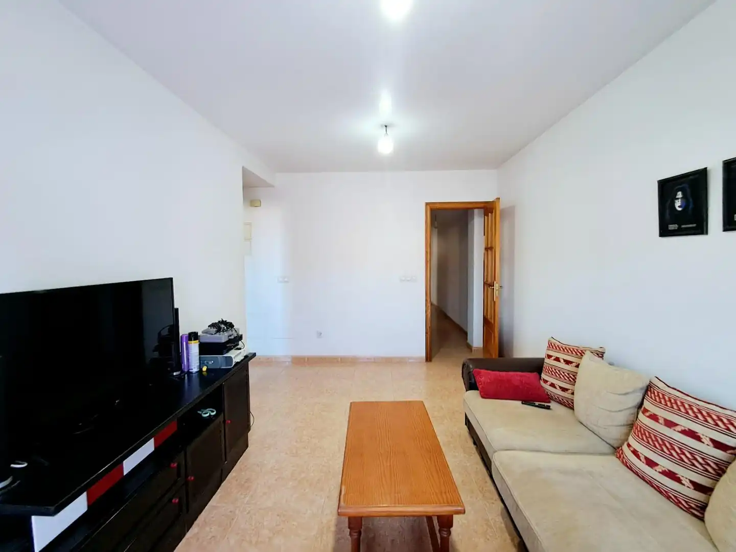 Sala de estar de Apartamento en venta en Águilas con Amueblado y Balcón