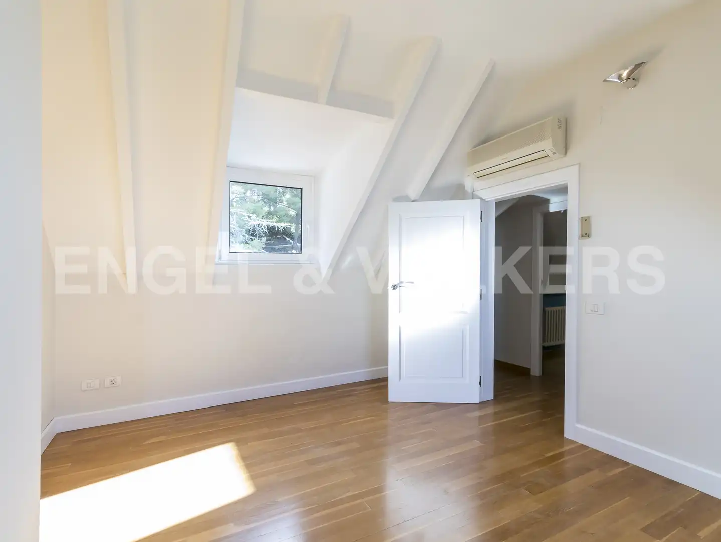 Bedroom of Houses for rent in Barcelona  with Air Conditioner, Heating and Private garden